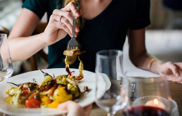 Întâlnire restaurant - imagine de arhivă