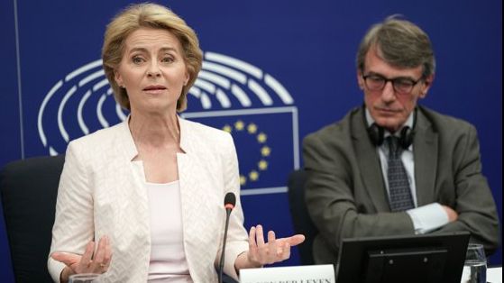 Instalarea Comisiei Europene, amânată. Comisarul României, unul din motive