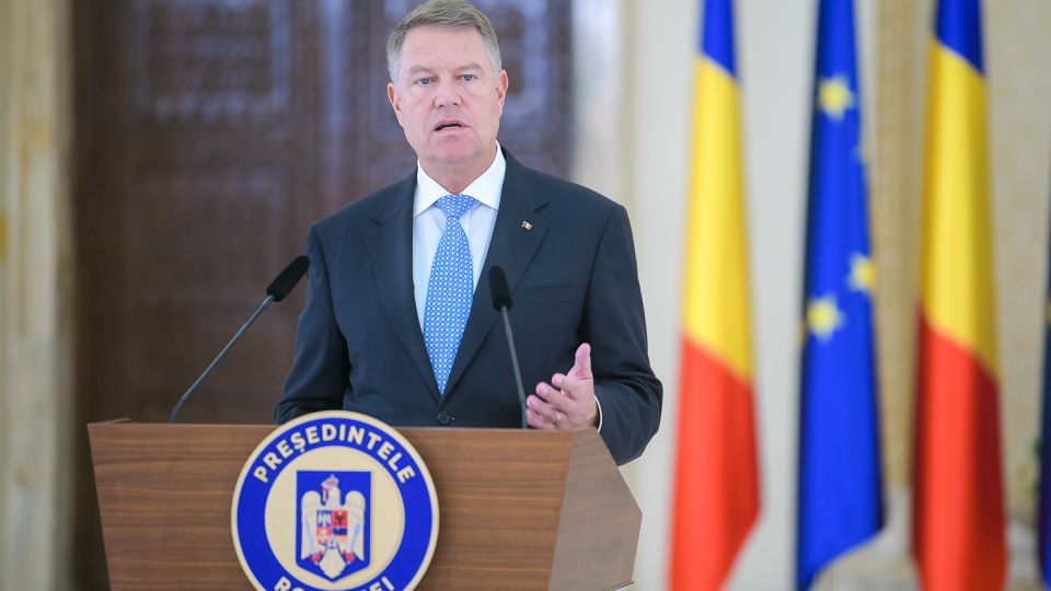 Iohannis: E ziua campionilor cu ștampila de vot în mână