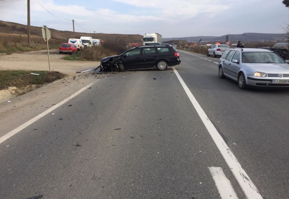 Accident pe centura Clujului! Doi bărbaţi au fost răniţi. FOTO