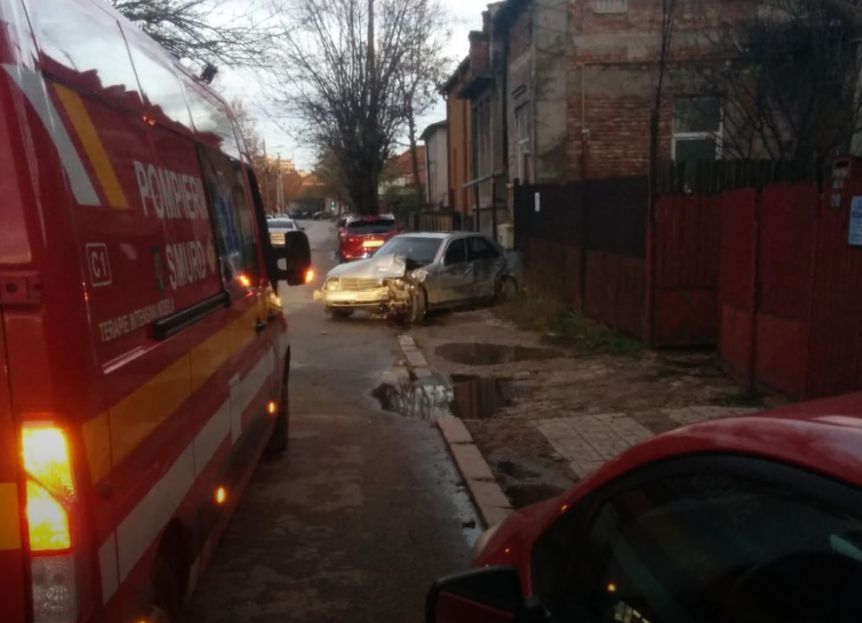 O tânără de 15 ani a produs un accident rutier grav