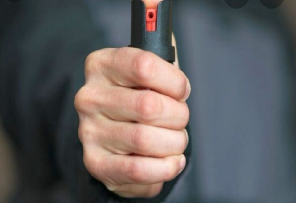 Liceu din Buzău, evacuat. Un elev a pulverizat spray lacrimogen în clasă