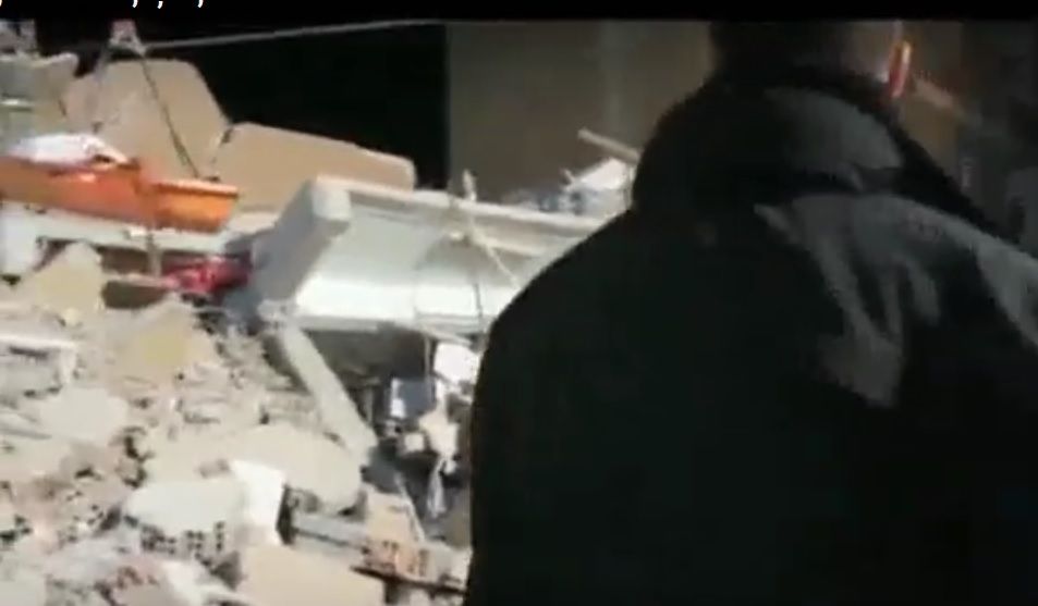 Imagine tulburătoare după cutremurul din Albania: doi tineri au murit îmbrățișați