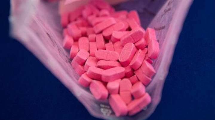 Bărbat din Sălaj, prins în timp ce încerca să vândă 100 de pastile de ecstasy