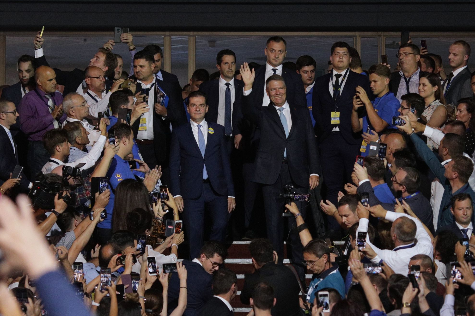 Un liberal mai optimist decât Iohannis: "Va câștiga cu 75%!"