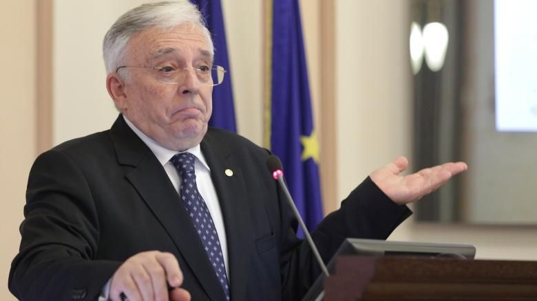 Mugur Isărescu