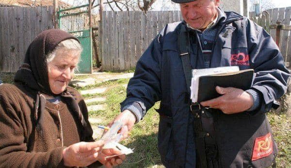 Ministrul Muncii, anunț pentru pensionari. Ce îi așteaptă pe poștași dacă fac politică