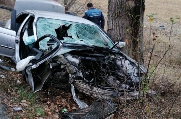 Tragedie, în jud. Prahova: impact violent, 3 victime. Cauza accidentului a șocat