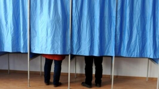 La ce oră se închid secțiile de votare?