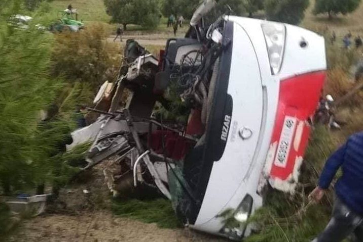 Autocar prabusit în Maroc