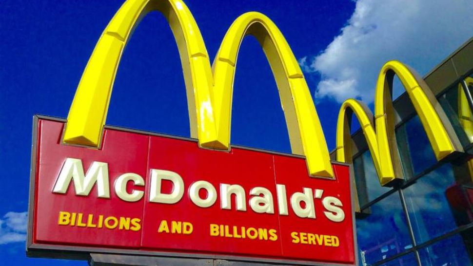 Doi angajați McDonald's au murit electrocutați