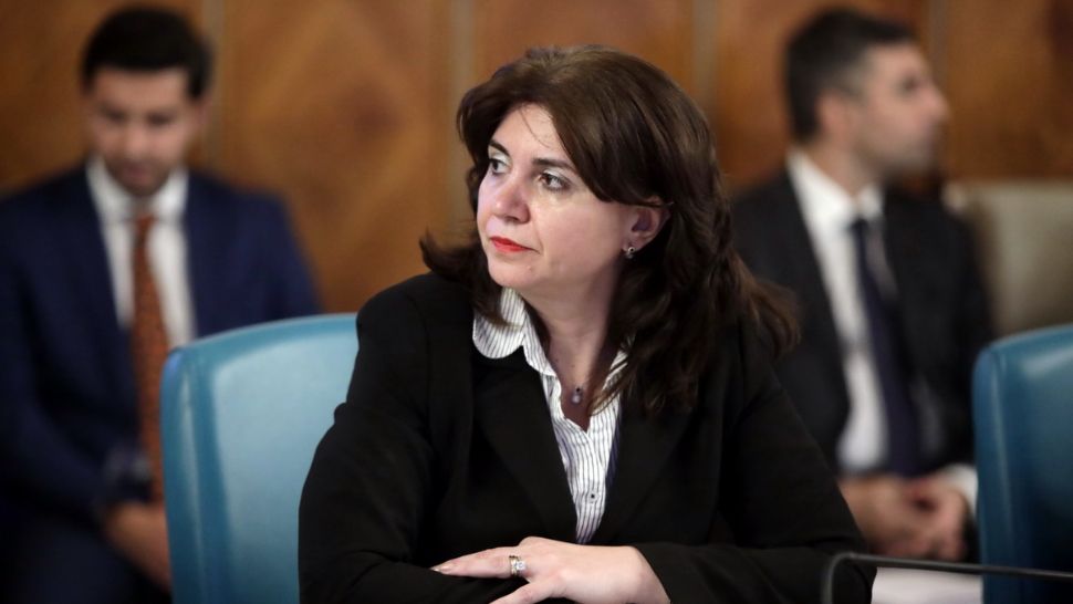 Ministrul Educației, cumul de funcții, case și mașini