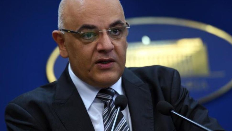 Raed Arafat are zilele numărate?