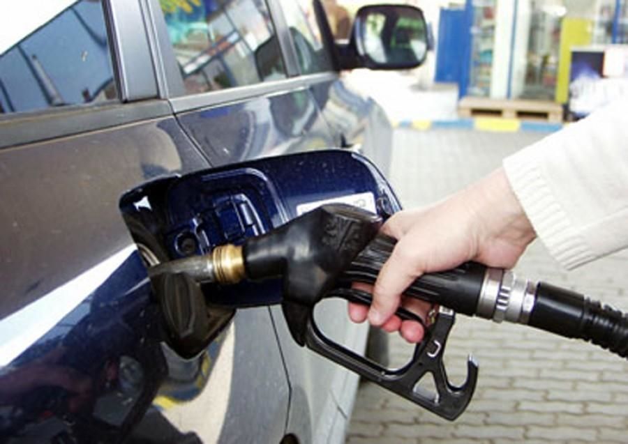 Scumpirea carburanților alimentează inflația