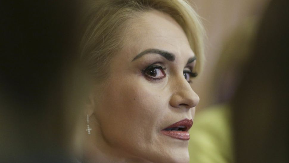 CNCD s-a autosesizat! Firea, taxată pentru „barul de negri” al lui Orban