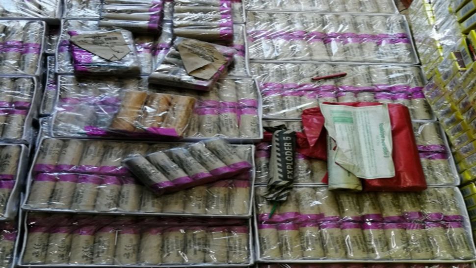 Aproape 15.000 de articole pirotehnice confiscate de poliţiştii harghiteni
