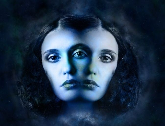 5 zodii care își vând prietenii fără să stea pe gânduri