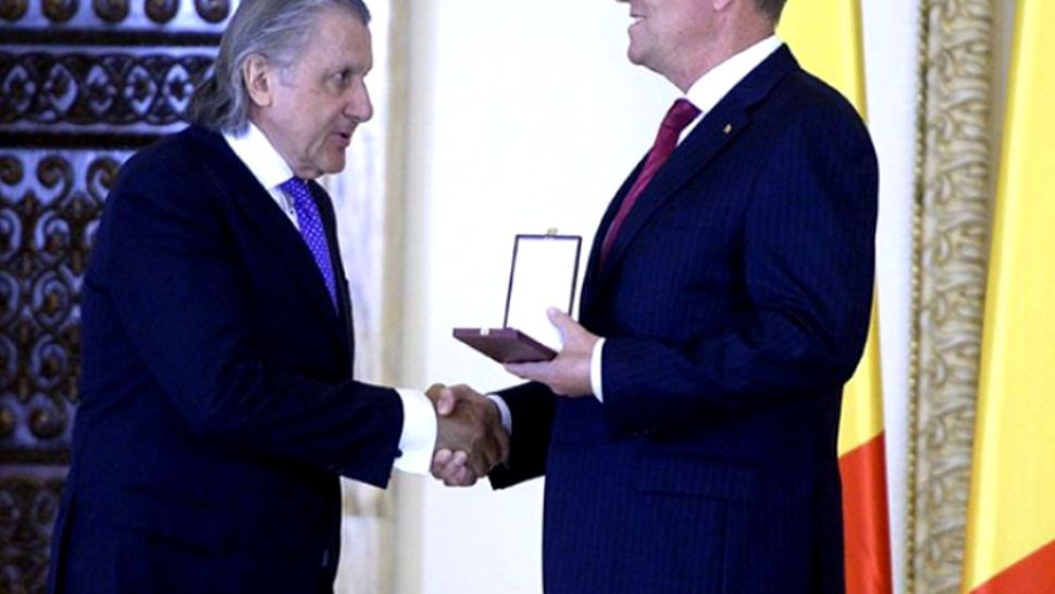 Ilie Năstase, reacție furibundă după ce Iohannis i-a retras decorația: ”Un MUT care nu spune nimic”