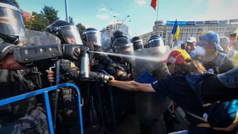Confruntare violentă între jandarmi și protestatari - 10 august 2018
