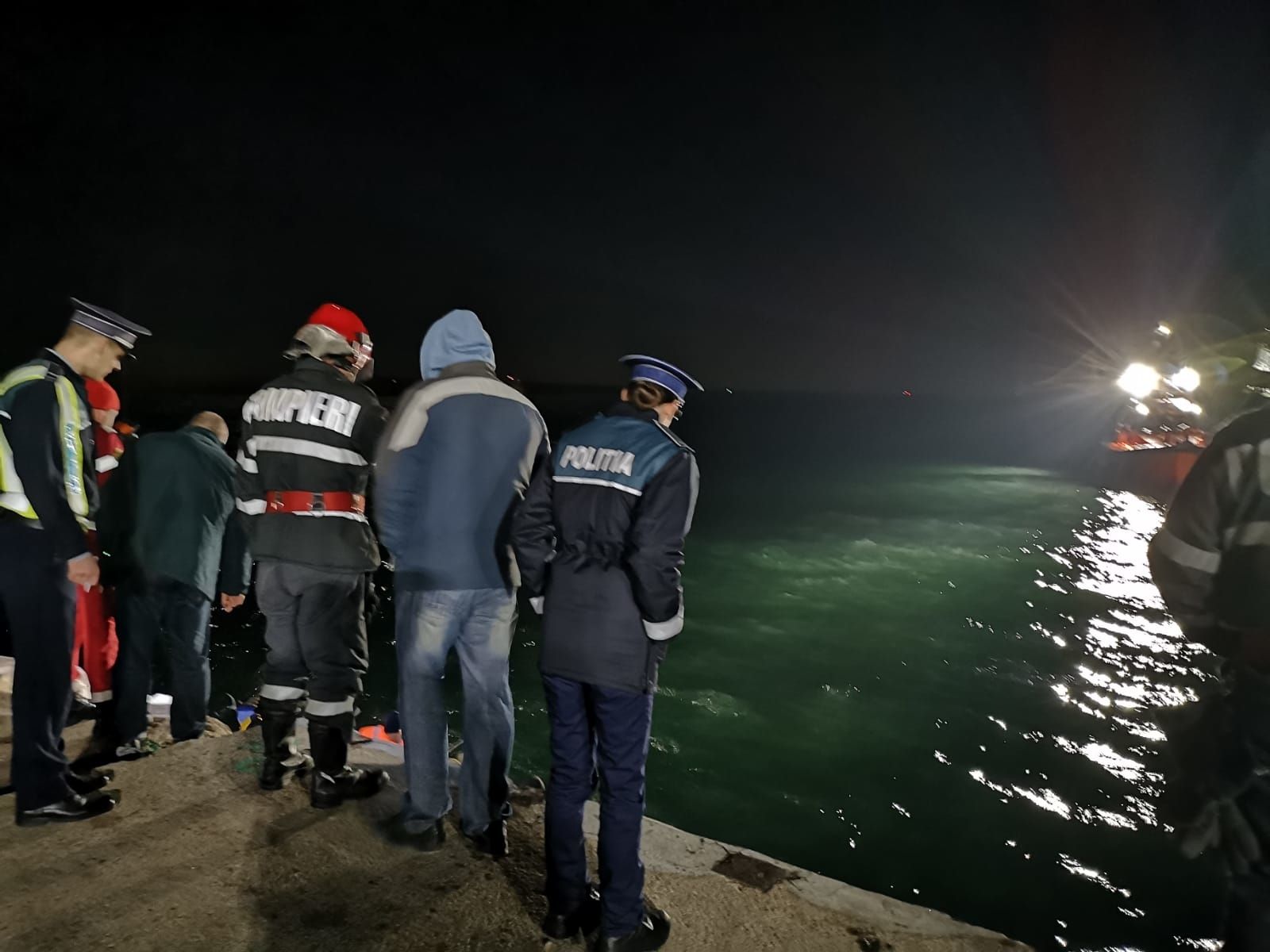 Alertă la Constanța. O persoană a căzut cu motostivuitorul în mare