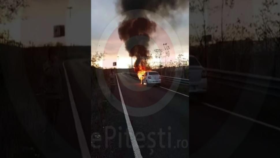 O mașină de poliție arde pe Autostrada Soarelui, lângă București 