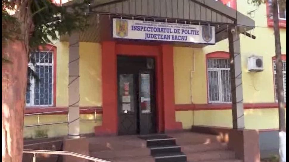 Un polițist a scos pistolul în secție, colegii au rămas mască. Apoi l-a sunat ministrul Vela. Ce-a urmat