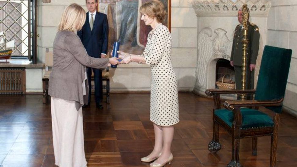 Cristina Țopescu, Medalia Regele Mihai I pentru Loialitate, iunie 2012
