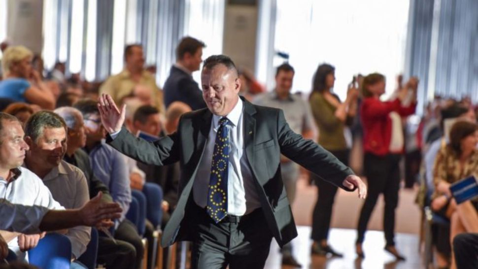 Primărie pe post de bordel. Edilul, principalul beneficiar!