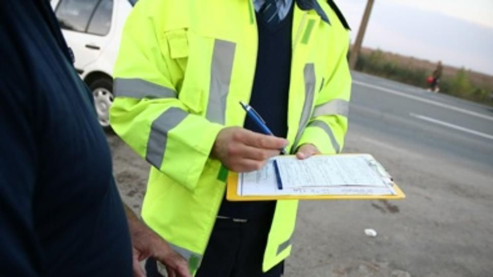Profesoară universitară, prinsă BEATĂ la volan. Ce decizie au luat polițiștii de la Rutieră
