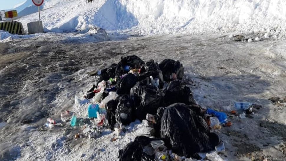  Au reapărut munții de gunoaie la Rânca