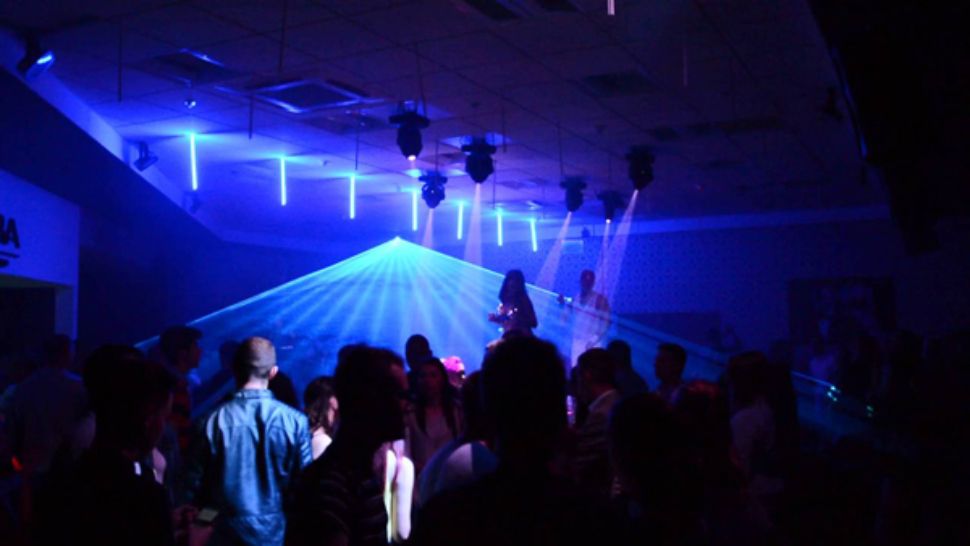 Bătaie ca în filme într-un club din Iași între patru tineri 