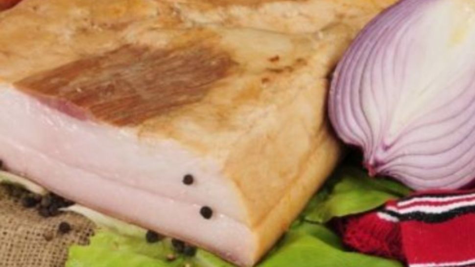 Cât de sănătoasă este, de fapt, slănina de porc?