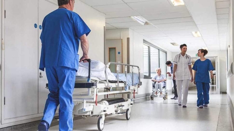 Imagini halucinante într-un spital din România! Gândac în meniul bolnavilor