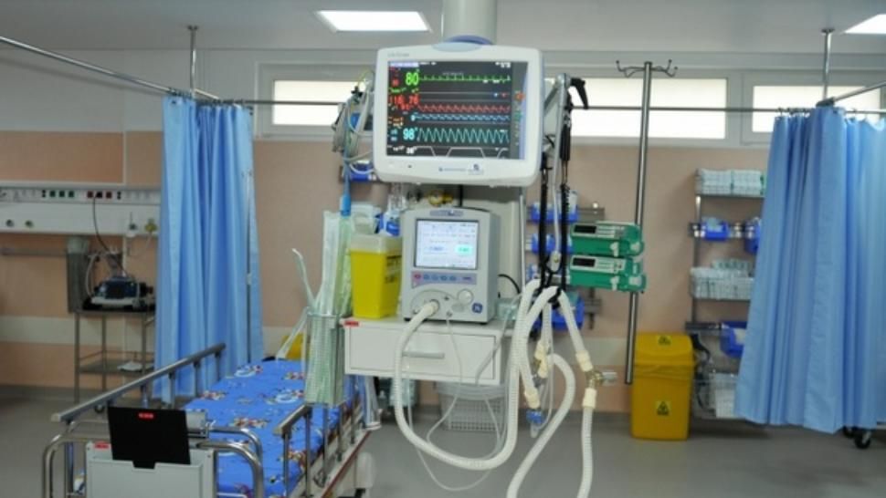 Încă un ROMÂN care a venit din China, internat de urgență 