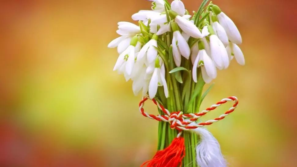 FELICITĂRI, MESAJE 1 MARTIE - MĂRŢIŞOR // Povestea Mărţişorului. Ce să faci pe 1 Martie pentru noroc