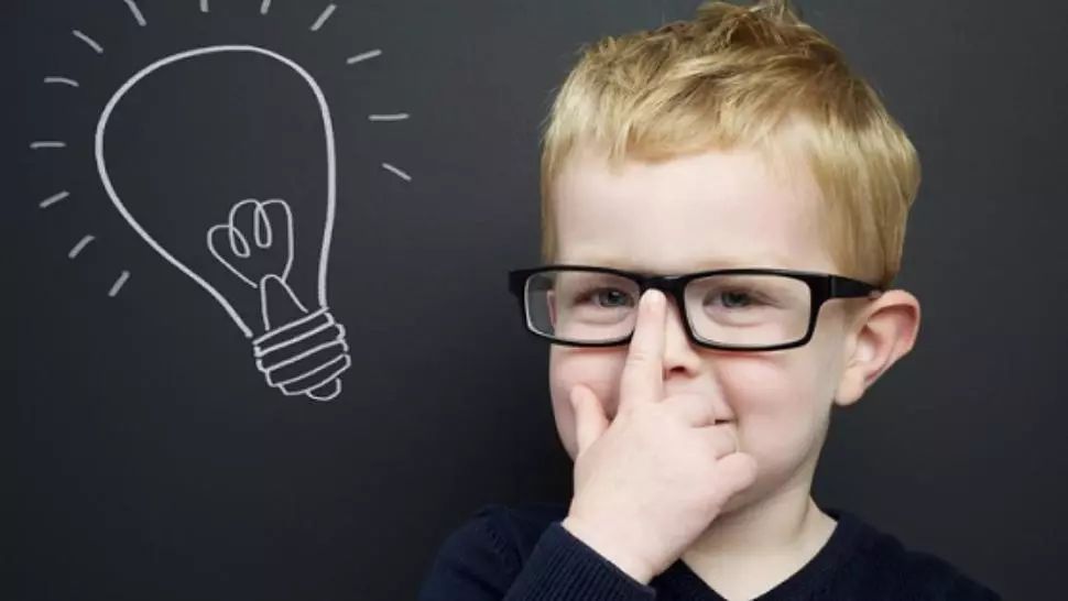 Studiu: Inteligența copilului provine de la mamă. Ce moștenește de la tată
