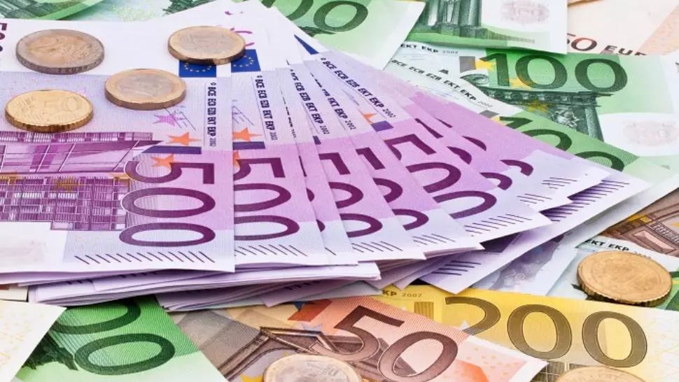Euro, un nou nivel record