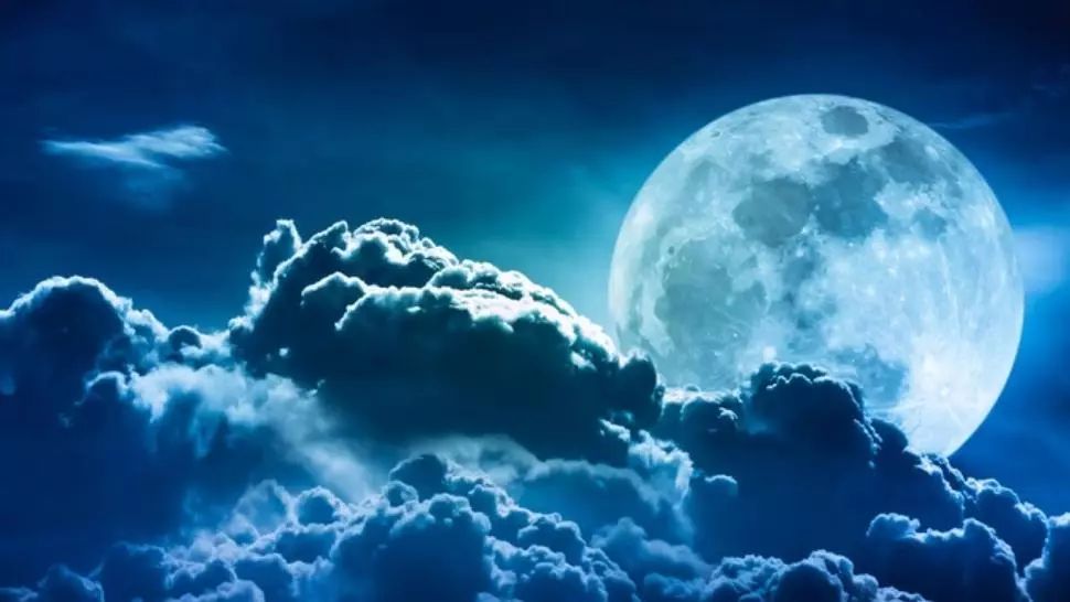 Fenomen spectculos pe cer: prima SUPER LUNA din 2020
