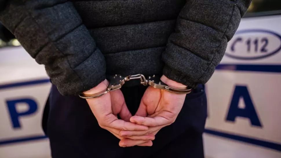 A fost prins bărbatul care a răpit o fată de 12 ani