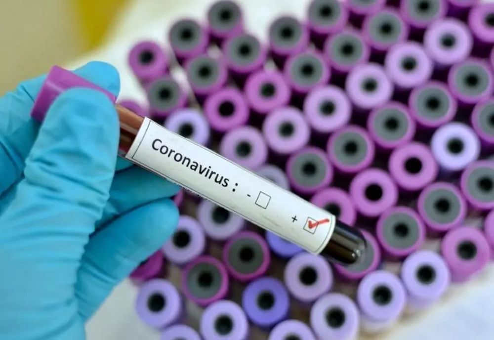 Femeia va naște într-o sală destinată nașterilor pacientelor cu risc infecțios