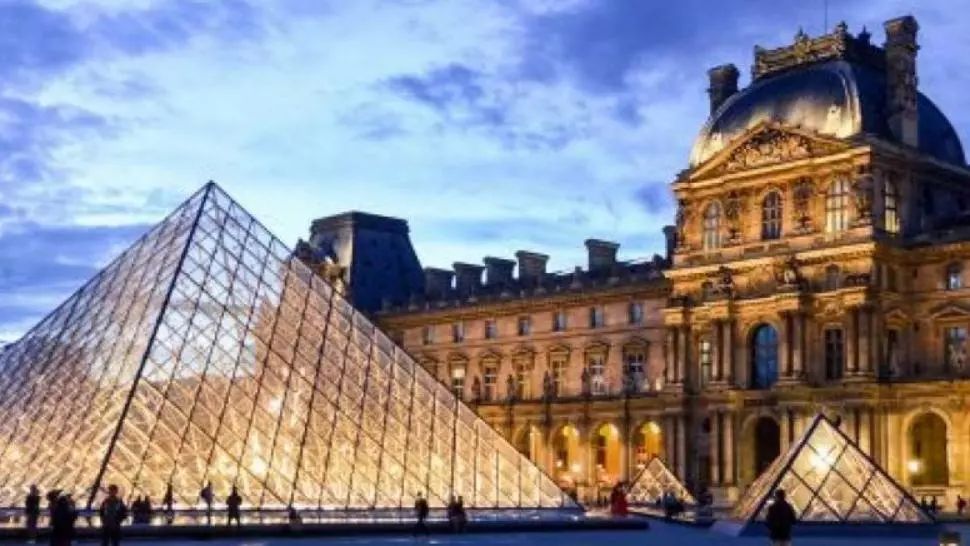 paris muzeul luvru inchis din cauza de coronavirus