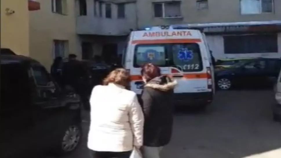 Tragedia a avut loc, astăzi, la orele prânzului, într-un cartier târgovistean