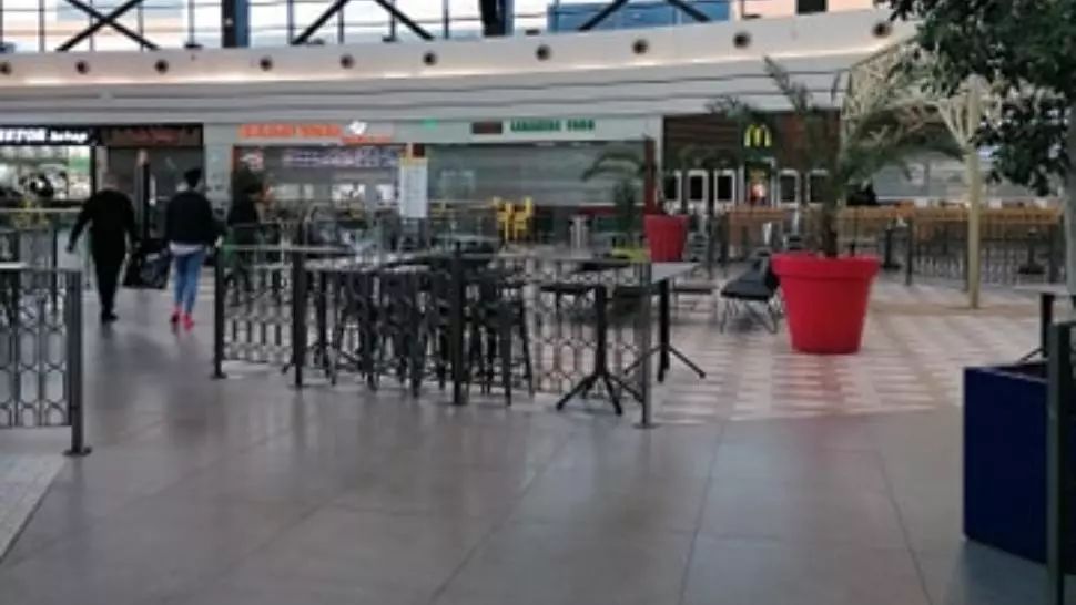 Patronii de la mall se pregătesc de proteste