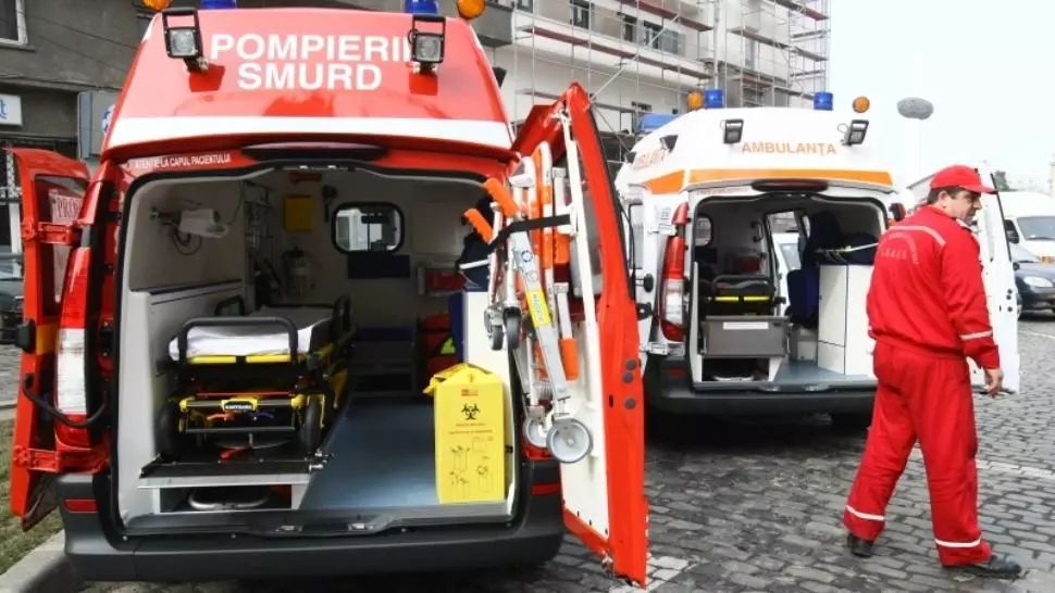 Prefectul de Timiș, luat cu salvarea de la sediul Prefecturii