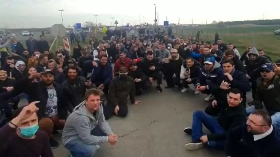 Românii blocați la granița dintre Austria și Ungaria intră în țară pe la Cenad și Nădlac 2