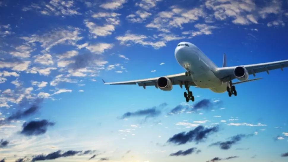 Scandal într-un avion din Germania. Motivul pentru care o româncă a fost dată jos din aeronavă 