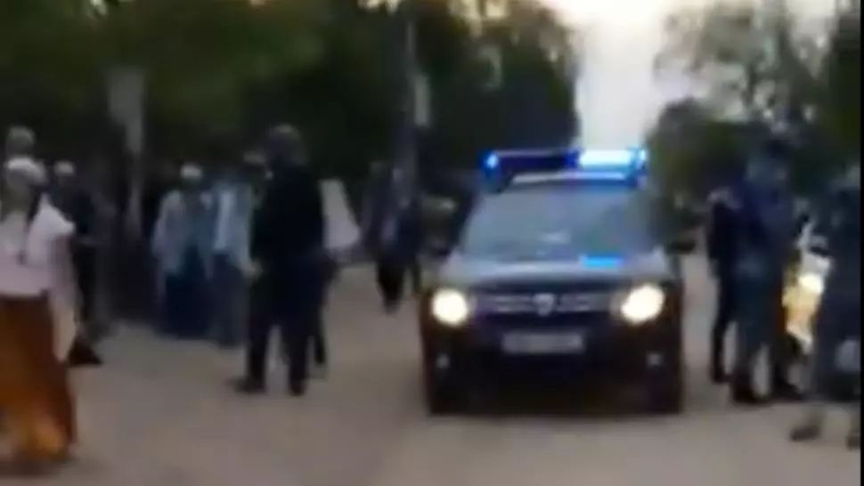 Scandal în stradă la Fetești, jude. Ialomița, între două familii, în prima zi de Paști