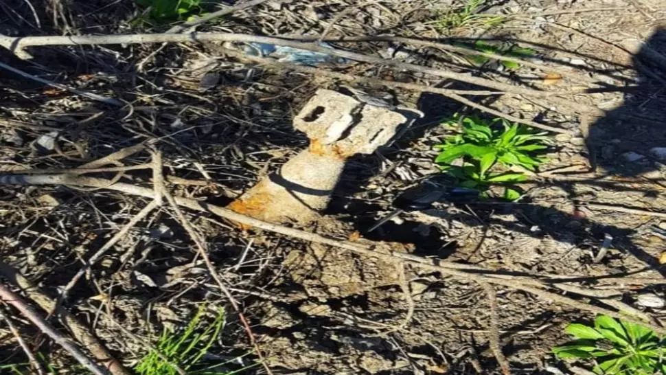 Două bombe de aruncător din Al Doliea Război Mondial, descoperite într-o baltă din jud. Giurgiu