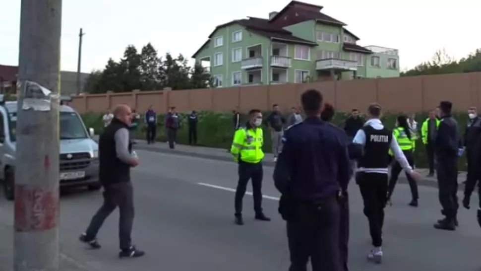 Scandal cu zeci de persoane, la Dej, după un accident rutier. A fost necesară intervenția trupelor speciale