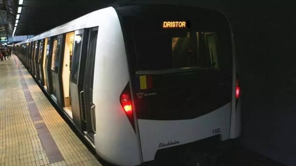 Amenzi după 15 mai. Vela: Dacă vedeți pe cineva în metrou care strănută și nu are mască, sunați instant la 112